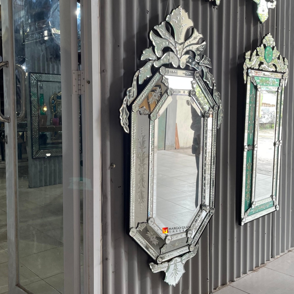 Decorative Venetian Mirror Octagon MG 080043