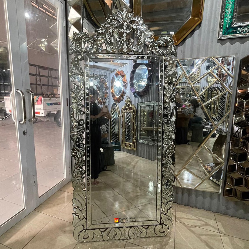 Venetian Glass Mirror Standing MG 080133