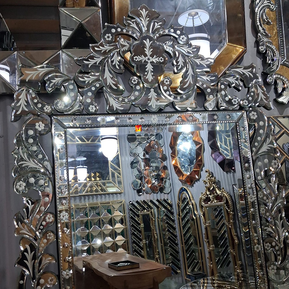 Venetian Glass Mirror Standing MG 080133