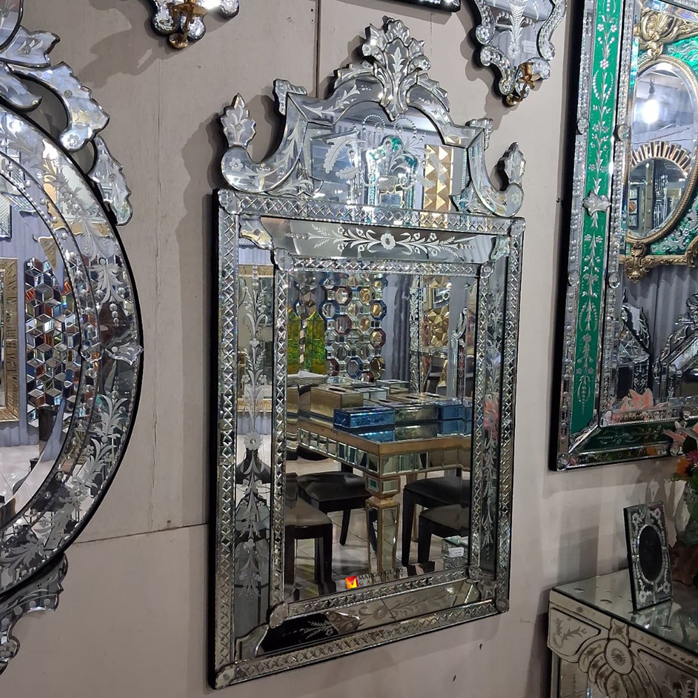 Rectangular Venetian Mirror, 5 Strategic Reasons to Add a Boutique Photo Spot Venetian Mirror Square Olga MG 080053