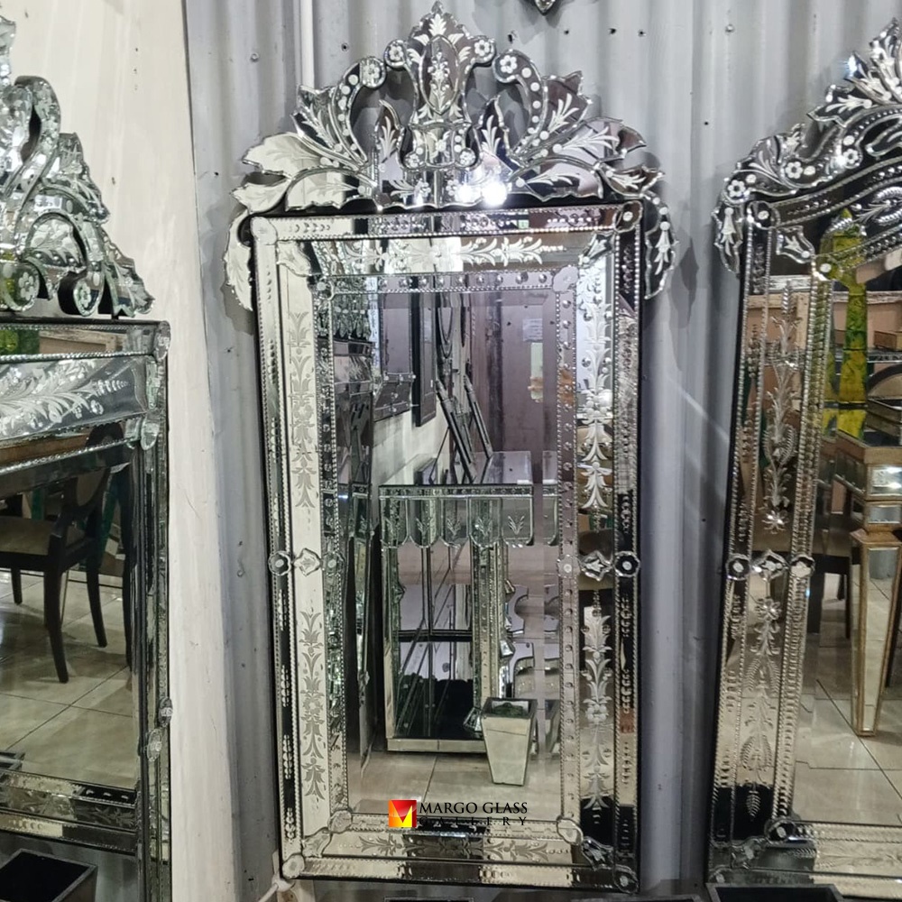 7 Luxury Secrets Behind Rectangle Venetian Mirror in High-End Residential Interior!