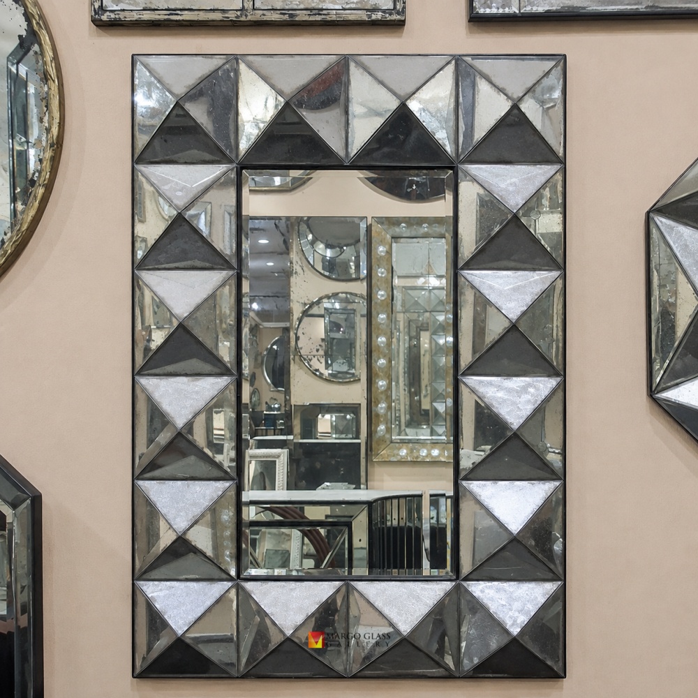 3D Antique Mirror, 4 Creative Reasons It Inspires Cinematic Photography!