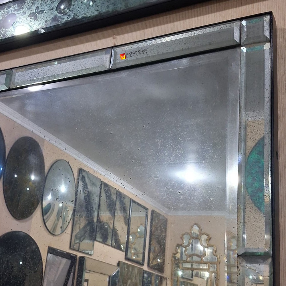 5 Reasons Antique Wall Mirror Is the Hottest Nostalgic Decor Trend for Gen Z! French beveled glass leaner mirror MG 014372