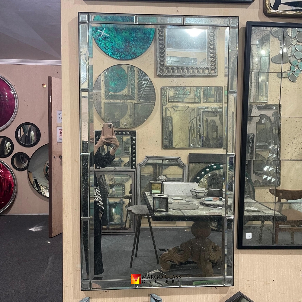 5 Reasons Antique Wall Mirror Is the Hottest Nostalgic Decor Trend for Gen Z!