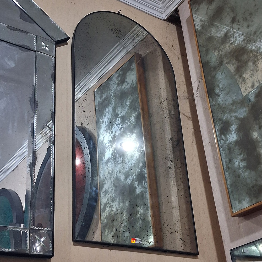 Oval Antique Iron Frame MG 014439
