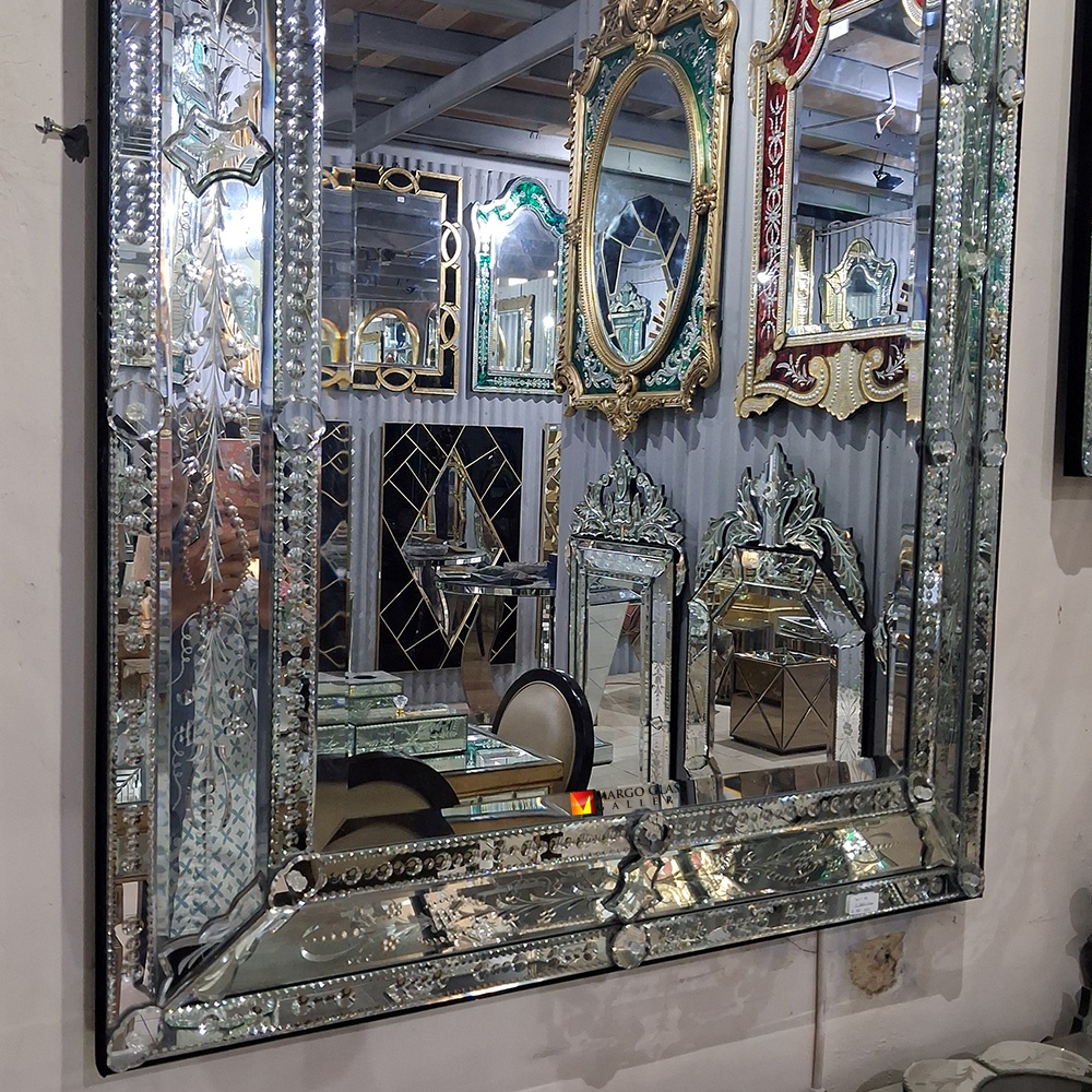 Huge Venetian Mirror, 3 Reasons It Creates an Unforgettable Museum Experience Large Venetian Mirror MG 080148