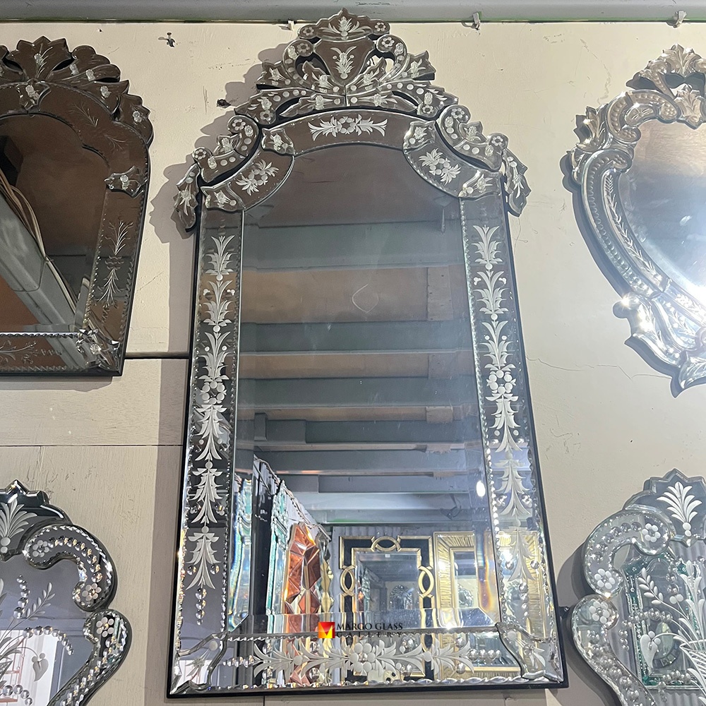 Wisteria Venetian Mirror, 3 Reasons to Discover the Allure of Old Money Style