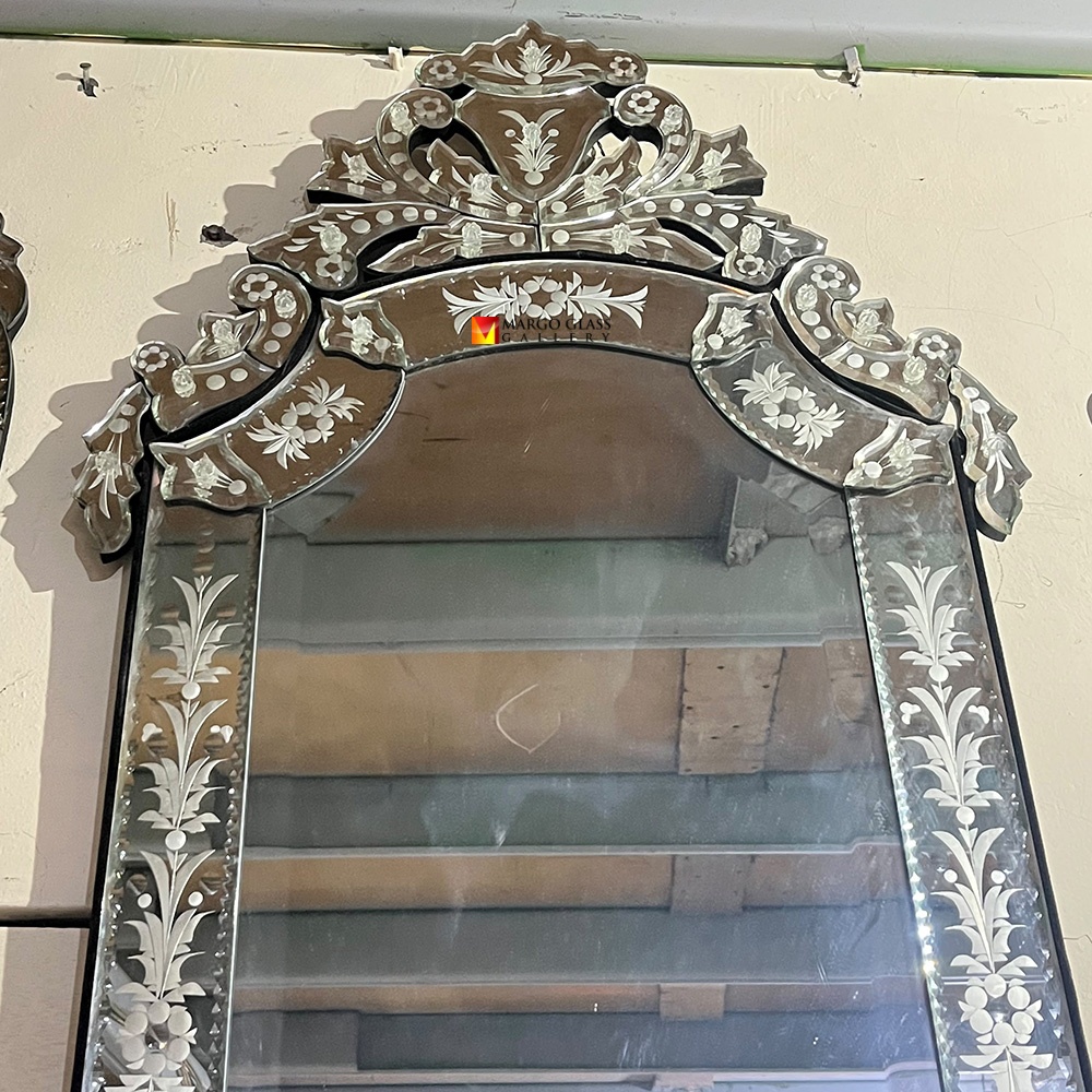 Wisteria Venetian Mirror, 3 Reasons to Discover the Allure of Old Money Style Venetian Mirror MG 001006