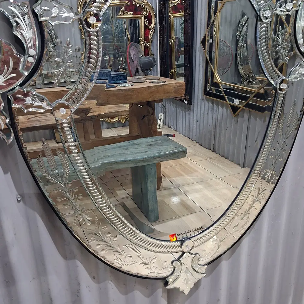 Venetian Mirror Vedette Oval MG 001130