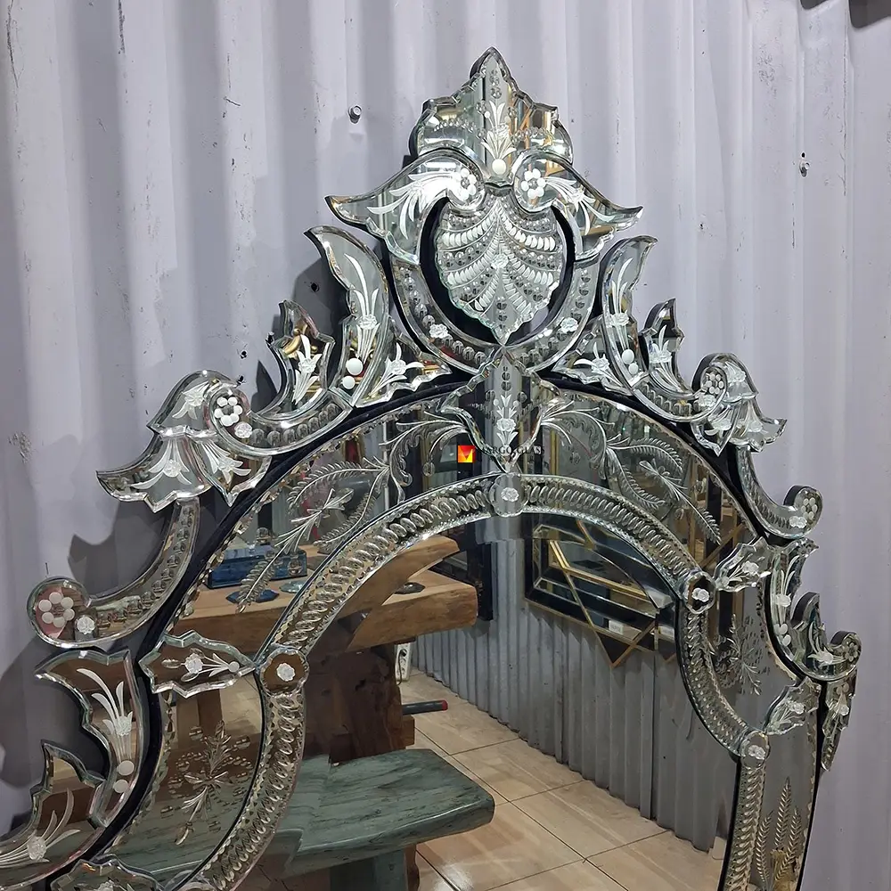 Venetian Mirror Vedette Oval MG 001130